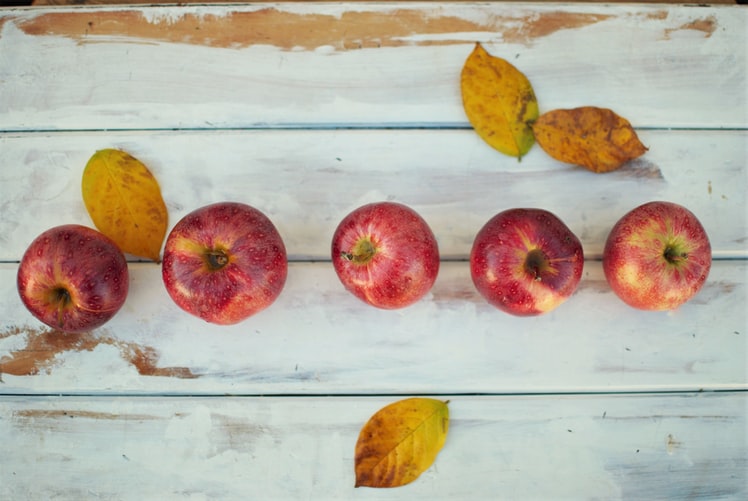The Benefits of Apple Cider Vinegar for Skin: From Preventing Acne to Balancing pH